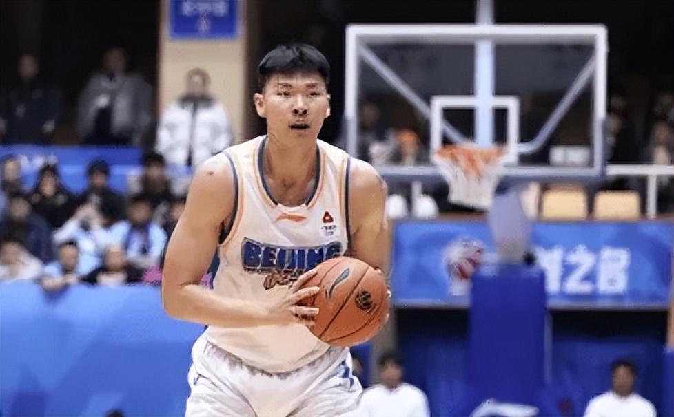 开云官网-北京遭致命打击！周琦眼部受伤，外加2内线伤停，后续内线咋办？